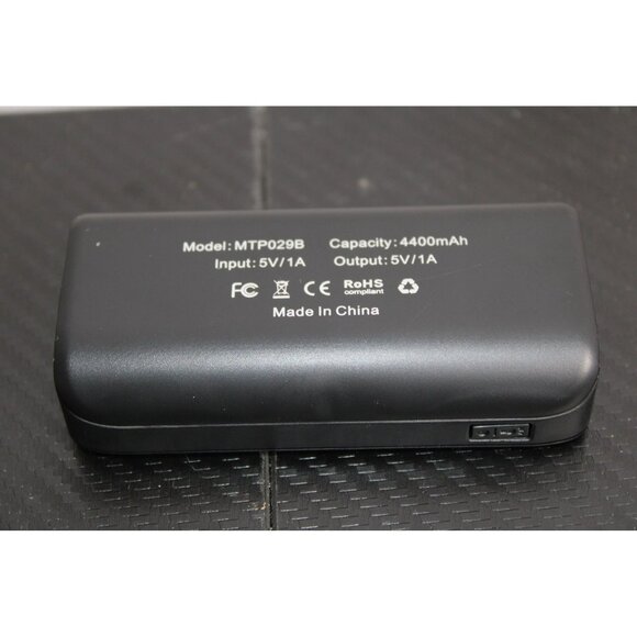 Tech Tote Charges Phone and Tablet With Many Pockets And Original Tags - Picture 10 of 11